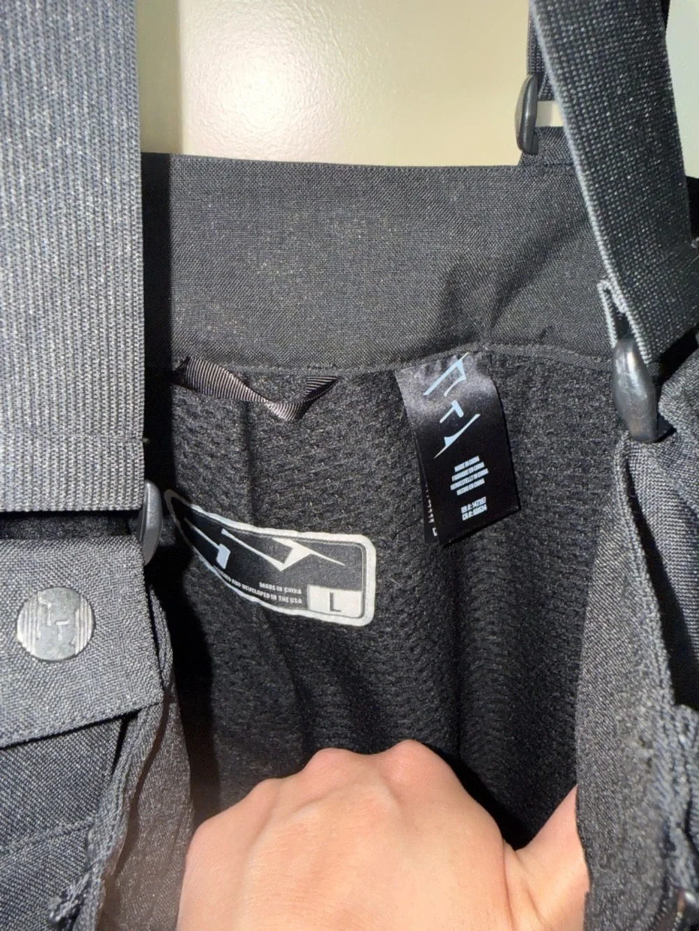 509 Tech Snow Pants | Men’s L / Women’s XL | Black - Picture 6 of 7